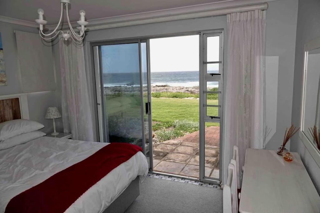 Whales & Waves Villa Hermanus Buitenkant foto