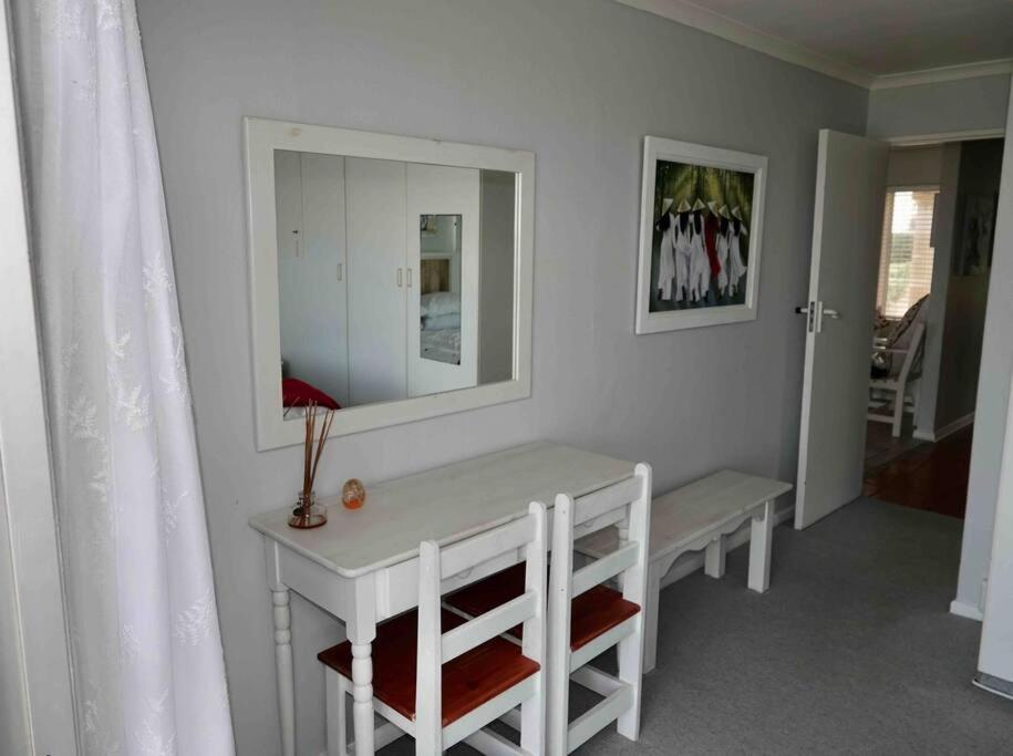 Whales & Waves Villa Hermanus Buitenkant foto