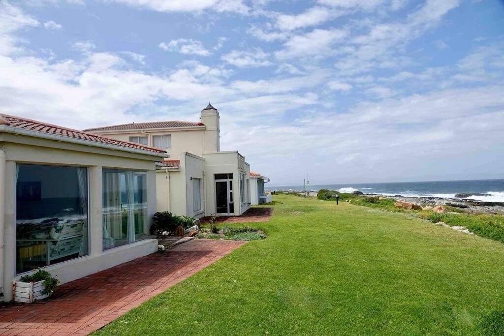 Whales & Waves Villa Hermanus Buitenkant foto