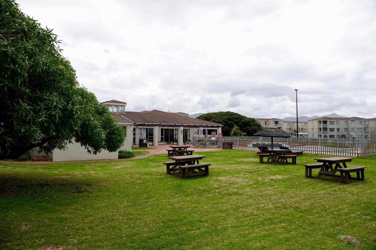 Whales & Waves Villa Hermanus Buitenkant foto