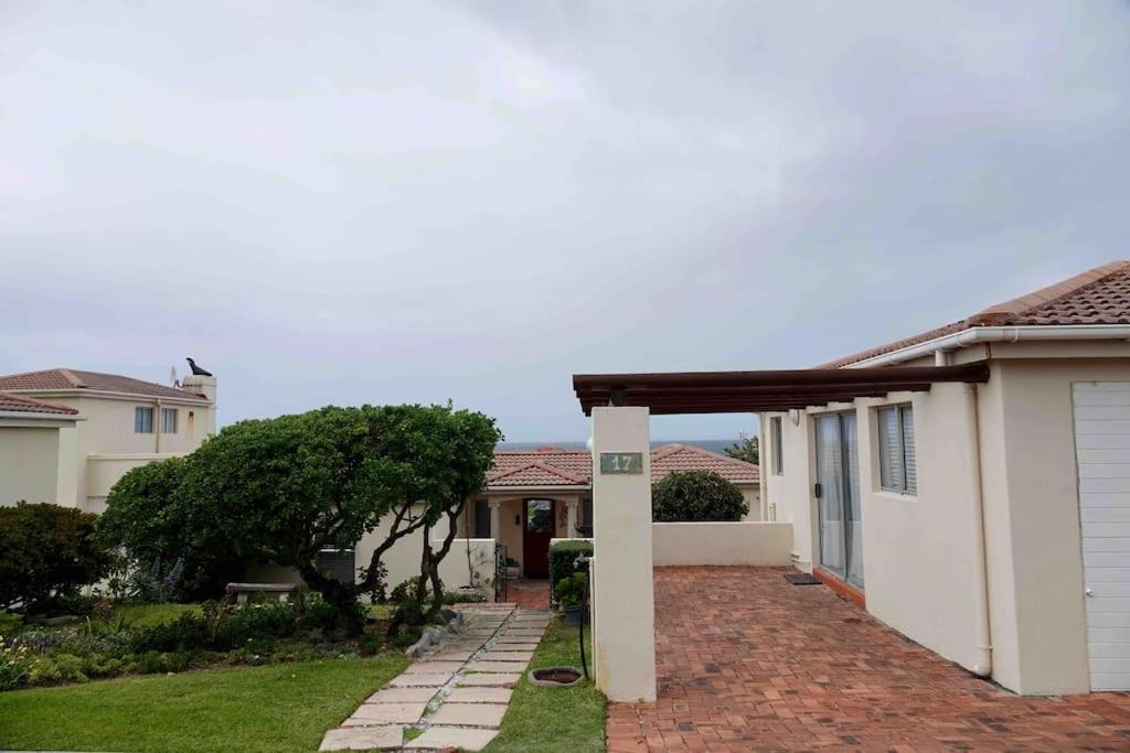 Whales & Waves Villa Hermanus Buitenkant foto